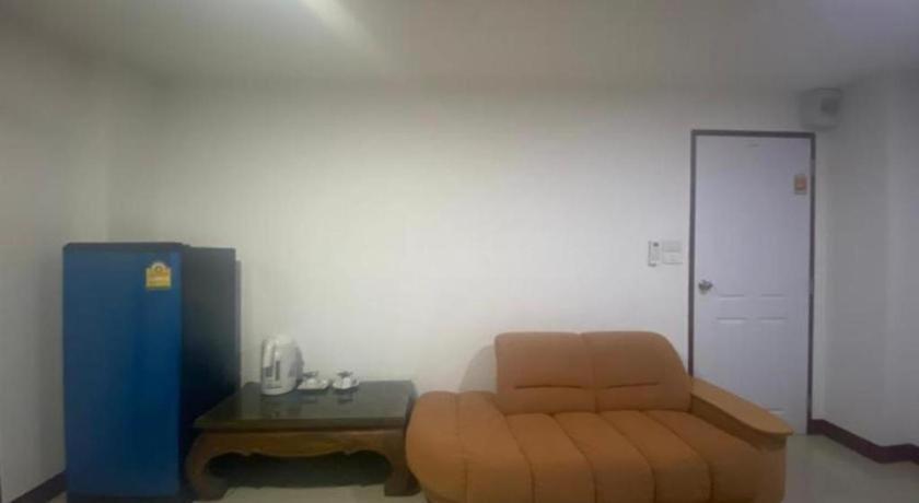 Oyo 1135 Triple A Residence Чиангмай Экстерьер фото