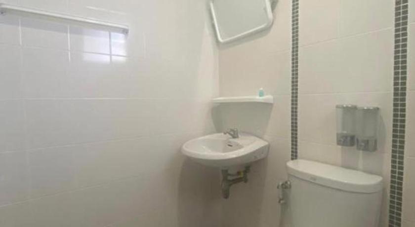 Oyo 1135 Triple A Residence Чиангмай Экстерьер фото